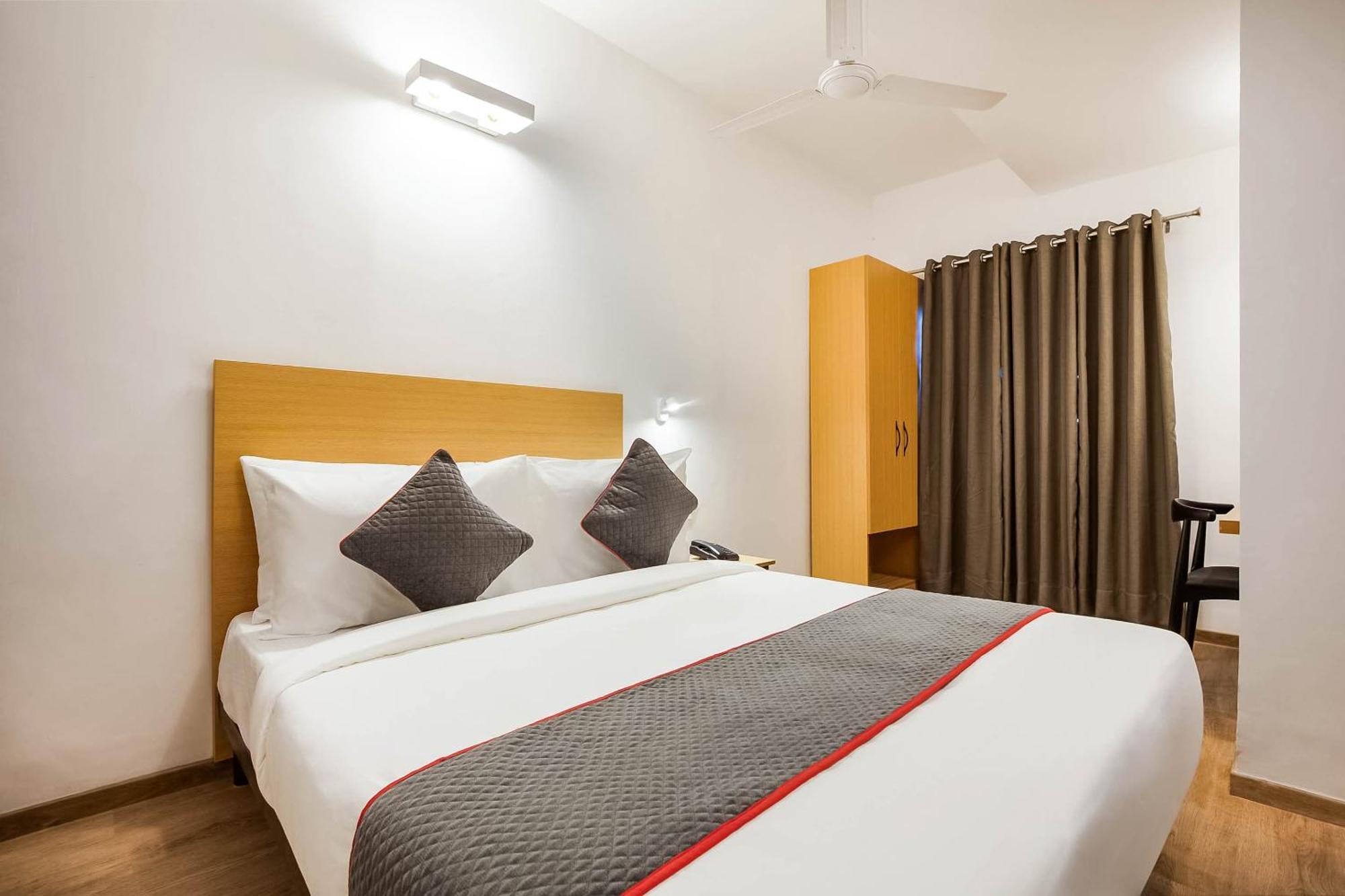Super Townhouse Lords Inn Regency Manglia Luaran gambar