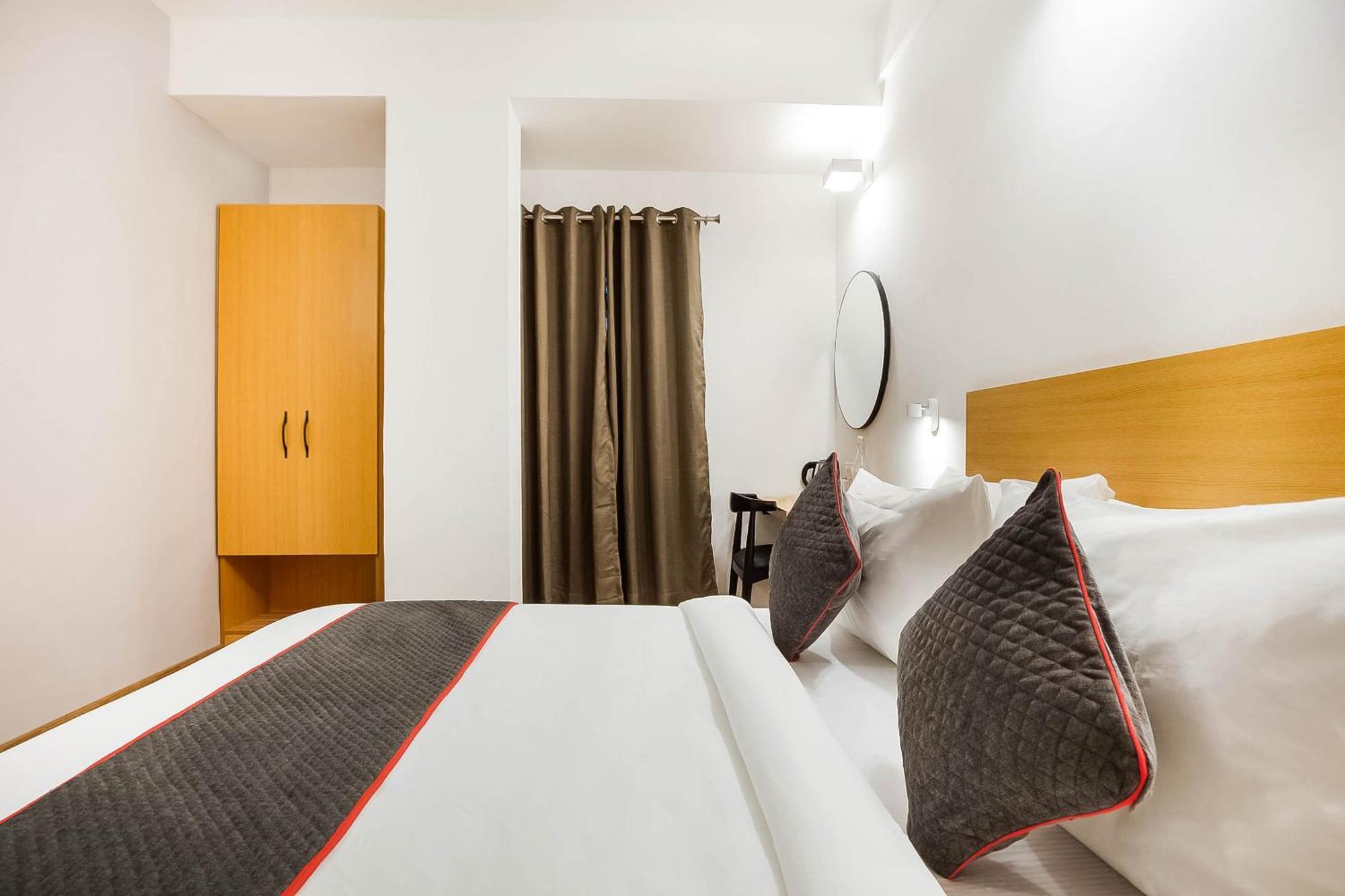 Super Townhouse Lords Inn Regency Manglia Luaran gambar